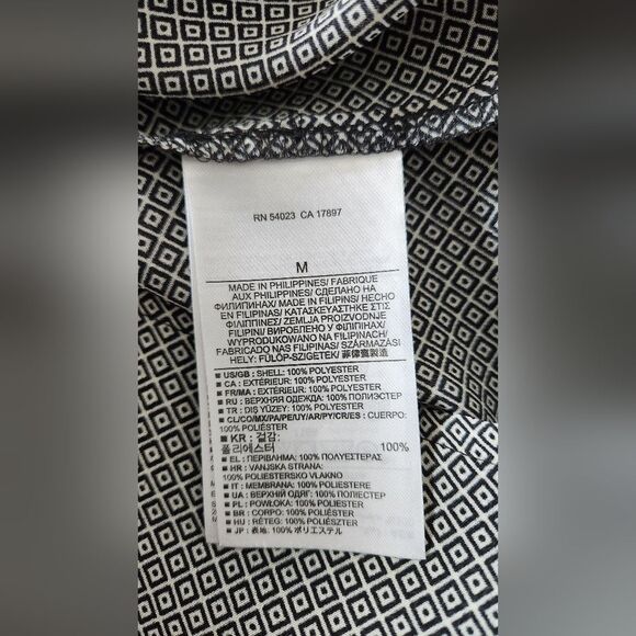 NWOT Banana Republic black and white blouse - Size Medium - Picture 9 of 9